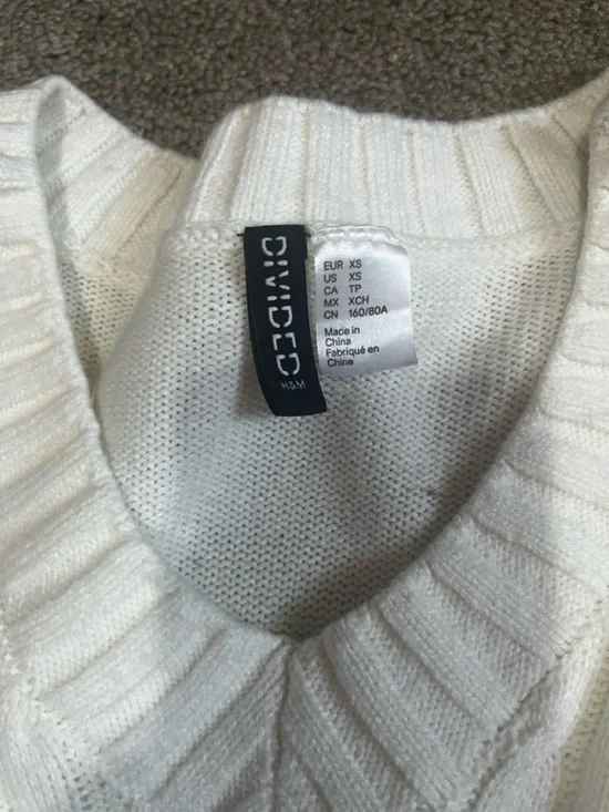 H&M divided looe fit vneck preppy New York white sweater cable knit - Picture 2 of 4